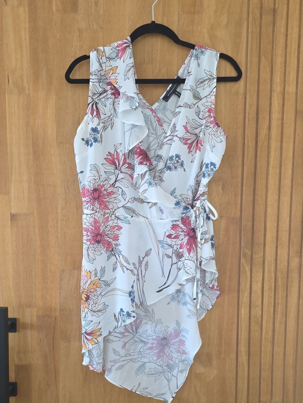 BCBGMaxAzria White Floral Print Sleeveless Top with Pastel Accents